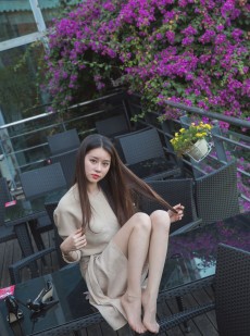 Sia不吃鱼 - 风衣玉足