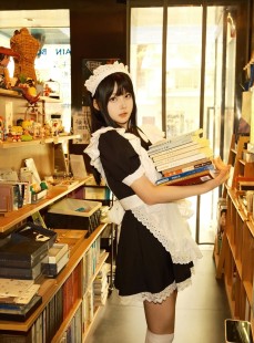 白莉爱吃巧克力 - 原理猪 打工女仆