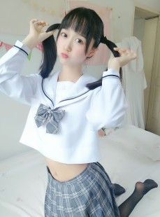  萌系小姐姐木绵绵OwO - 灰格子JK