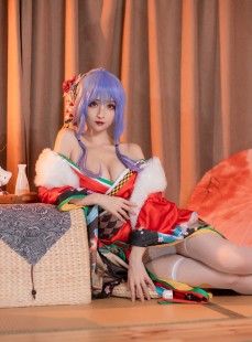 COS福利rioko凉凉子 圣路易斯雪下之饮