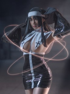  动漫博主uki雨季 - 修女黑胶衣