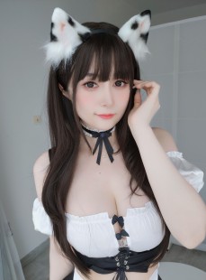  2023年04月 红色上衣