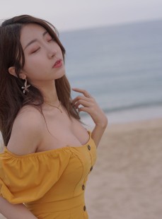  人气Coser黑川 - 海岛之旅 黄色连衣裙