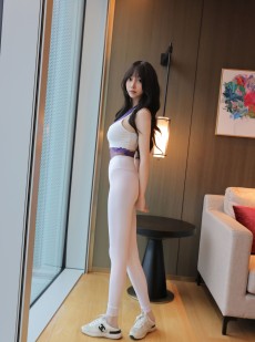 玥儿玥 - 瑜伽服紫内衣