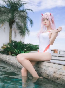  动漫博主南桃Momoko - 连体泳衣