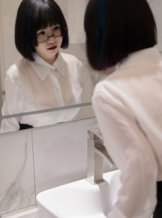  美少女晕崽 - 迷情小秘